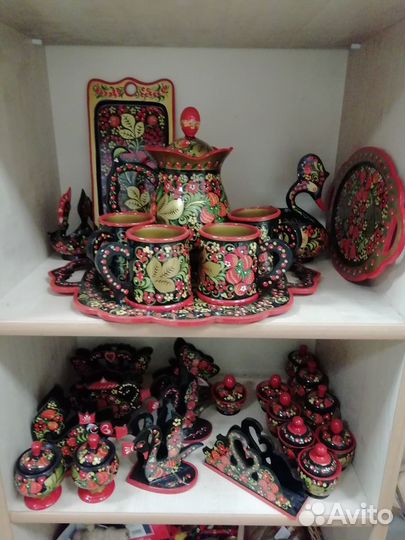 Хохлома посуда и матрешки