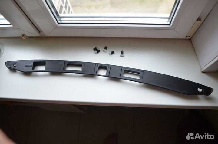 Накладка крышки багажника Bentley Continental GT