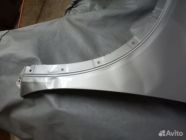 Крыло переднее левое Сузуки витара