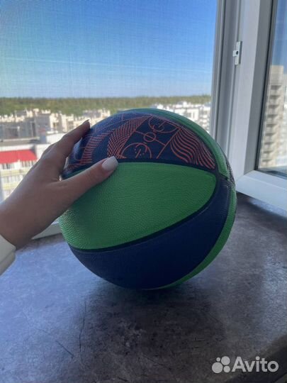 Баскетбольный мяч