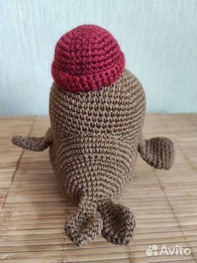 Игрушка Морж вязаный