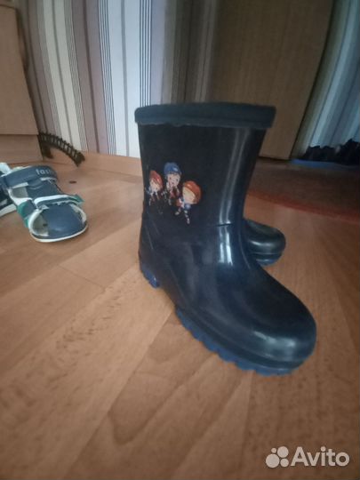 Детские резиновые сапоги 24 размер