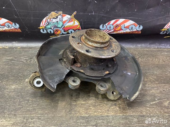 Кулак задний правый Bmw F30 седан N47D20C 07.2012