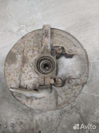 Передний правый поворотный кулак Славут