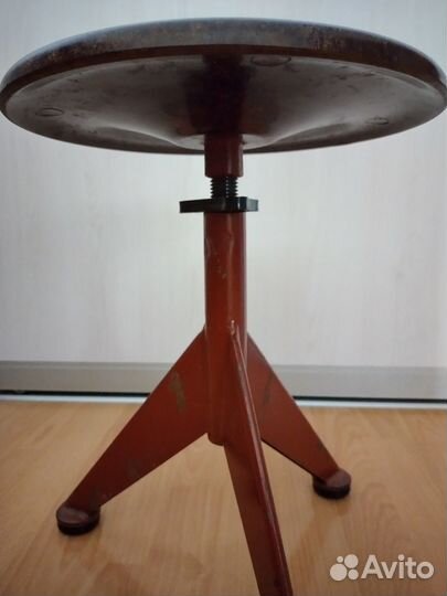 Стул для фортепиано