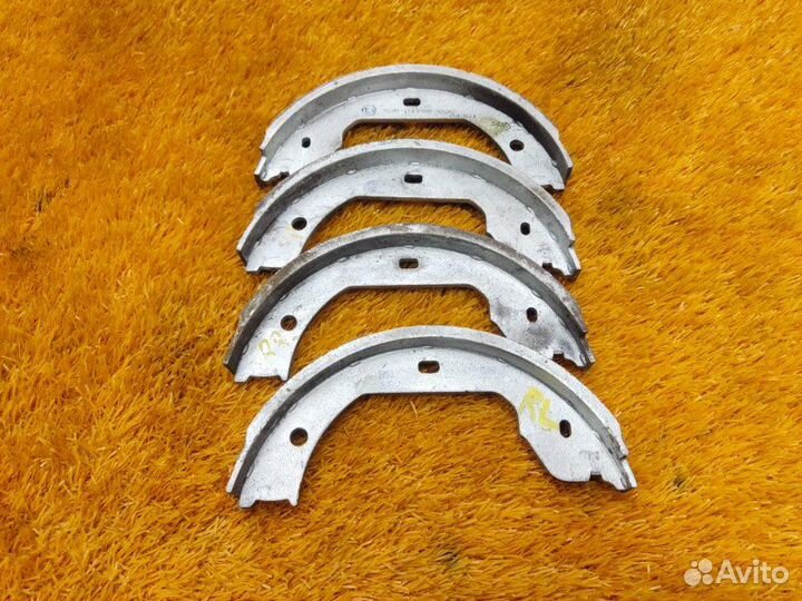 Колодки ручника задние Bmw 7-Series E65 N62B48B