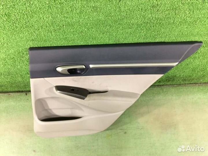 Обшивка двери задняя правая Honda Civic FD1 R18A