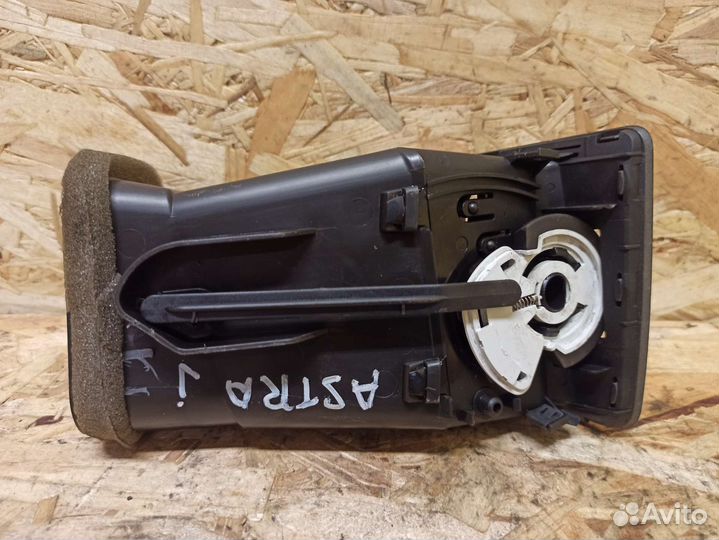 Дефлектор торпедо Opel Astra J