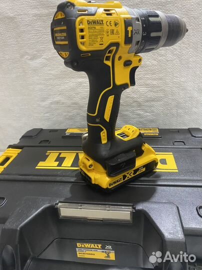 Аккумуляторная дрель шуруповерт dewalt