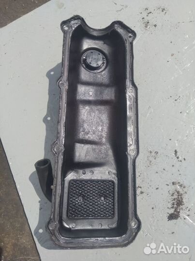 Клапанная крышка Фольцваген Пассат Б3 1.8