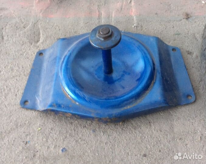 Крепление для запасного колеса на мотоцикл Урал