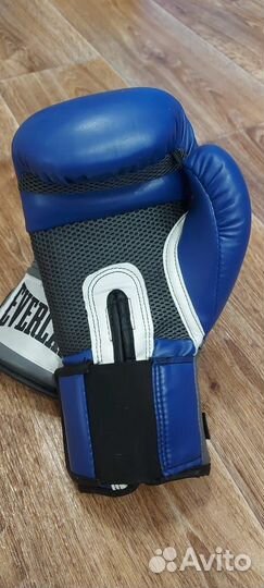 Боксерские перчатки 10 oz everlast