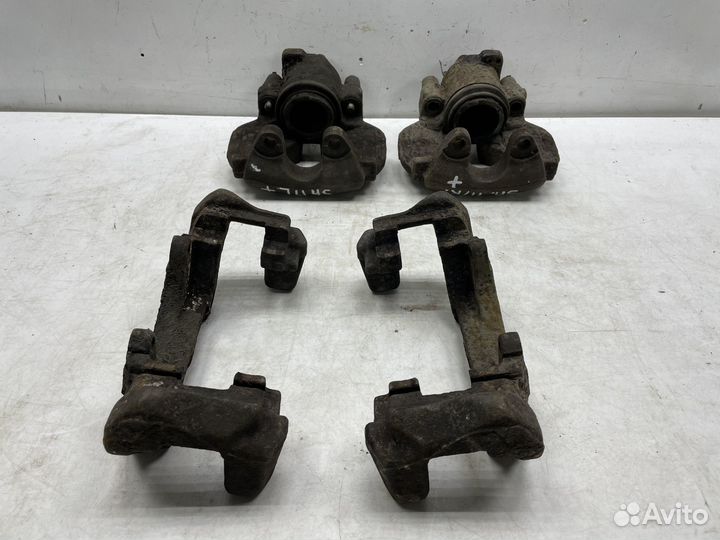 Суппорт передний левый/правый Volkswagen Sharan 20