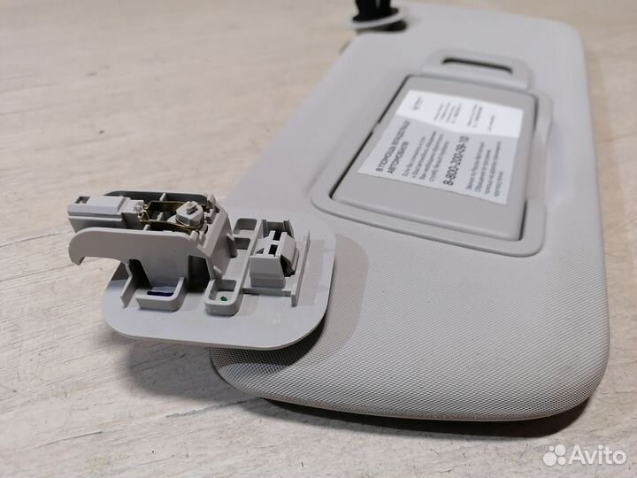 Козырек солнцезащитный комплект Renault Arkana