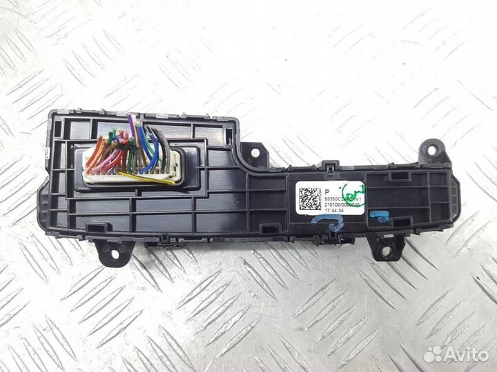 Кнопка (выключатель) Hyundai Tucson NX4