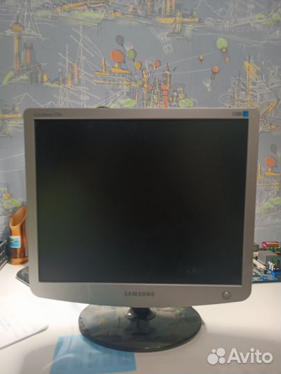 Монитор Samsung