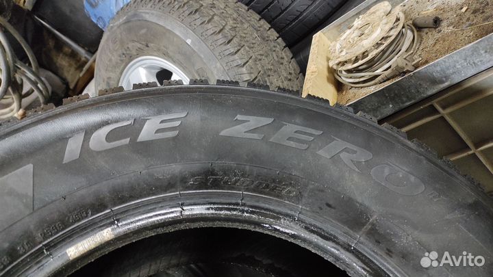 Pirelli Ice Zero 275/65 R17 115T