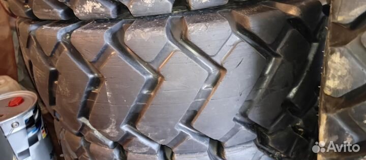 Покрышки на фронтальный погрузчик
