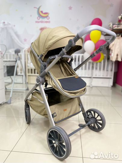 Легкая коляска трансформер Luxmom V8