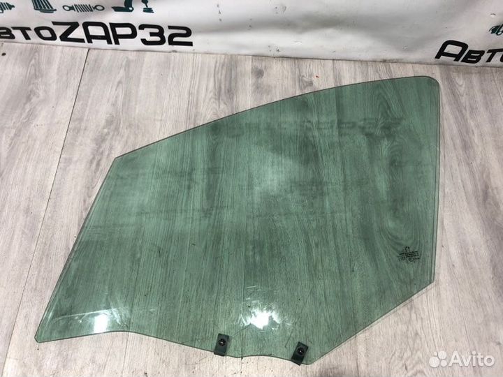 Стекло двери переднее левое Peugeot 308 EP6 2010
