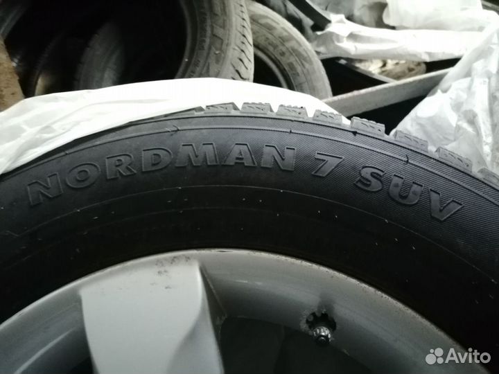 Nokian Tyres Nordman 7 SUV 215/65 R16