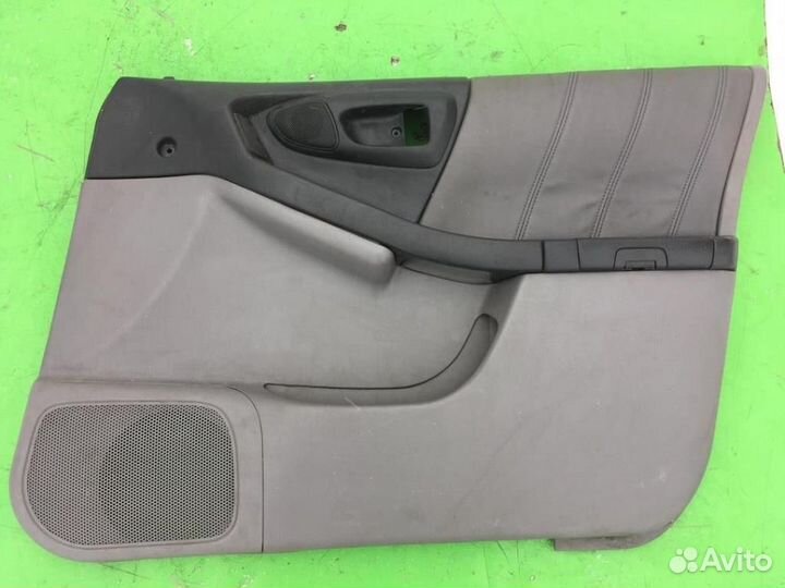 Обшивка двери комплект Субару Форестер 10