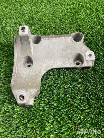 Кронштейн компрессора кондиционера Bmw 1 E87