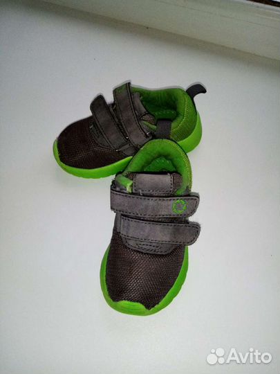 Кроссовки детские 23 размер