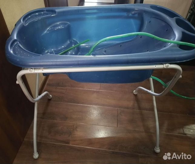 Ванночка для купания с подставкой