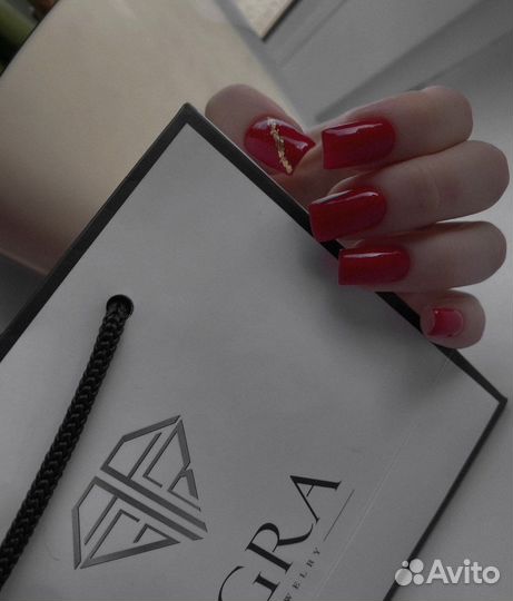 Маникюр и педикюр