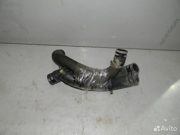 Патрубок радиатора V1,4 (МКПП) Solaris