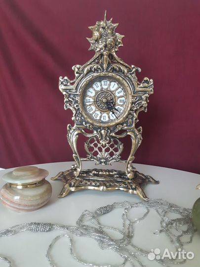 Часы бронза