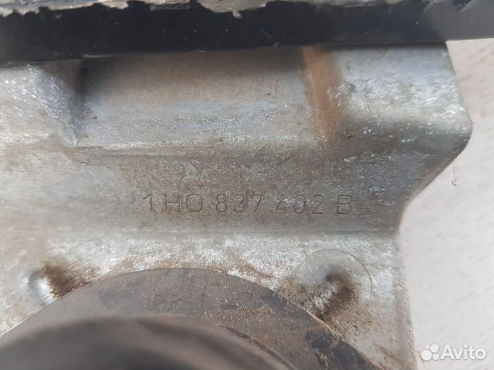 Стеклоподъёмник задний правый VW Golf3/Vento