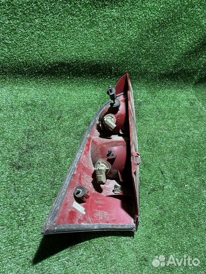 Фонарь задний левый Ford focus