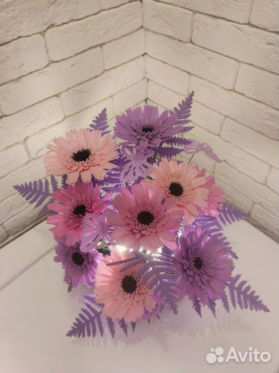 Цветы ручной работы. Светильник