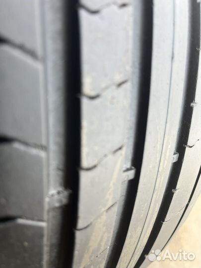 Pirelli P Zero PZ4 225/50 R18 99W