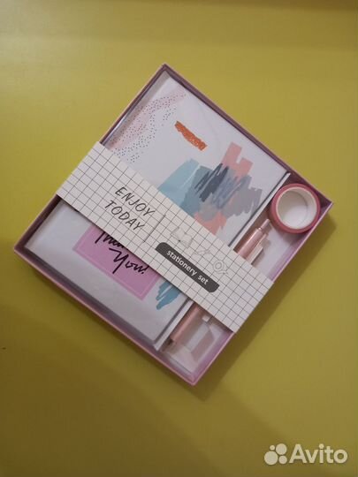 Канцелярские наборы