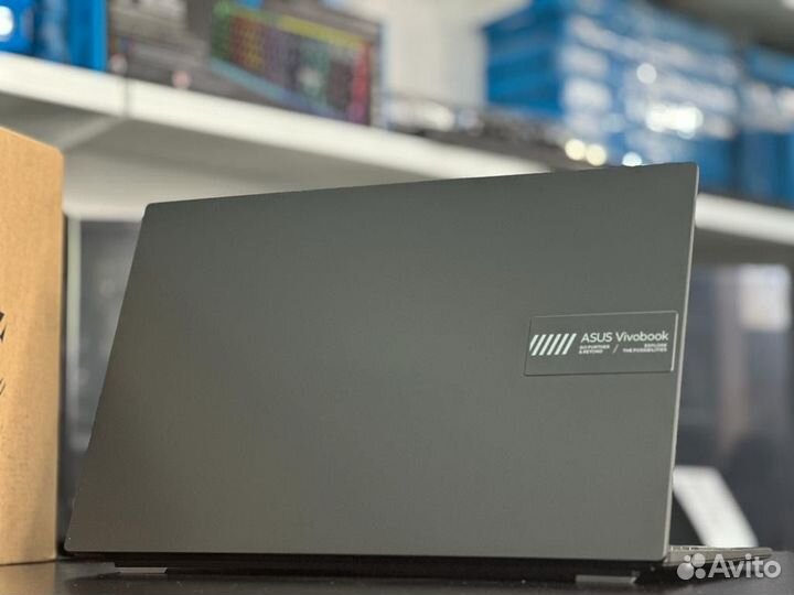 Ноутбук Asus vivobook Ryzen 5 7520U/ssd 512 IPS