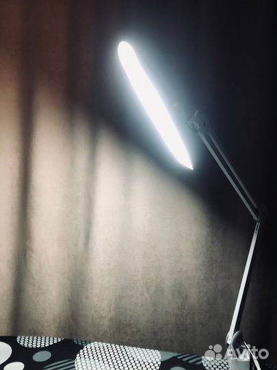 Лампа бестеневая