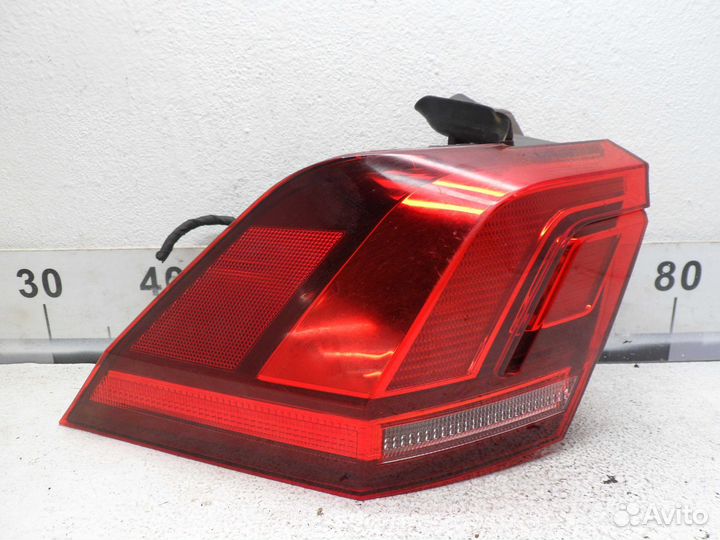 Фонарь задний наружный левый Volkswagen Tiguan