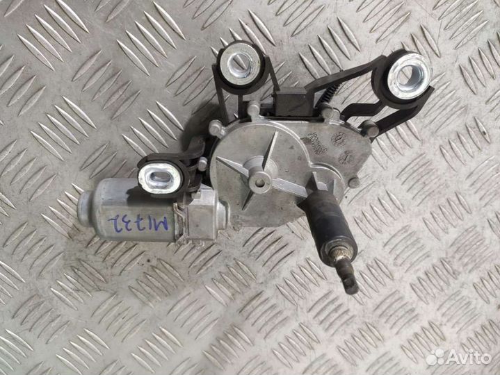 Моторчик заднего стеклоочистителя (дворника) Skoda