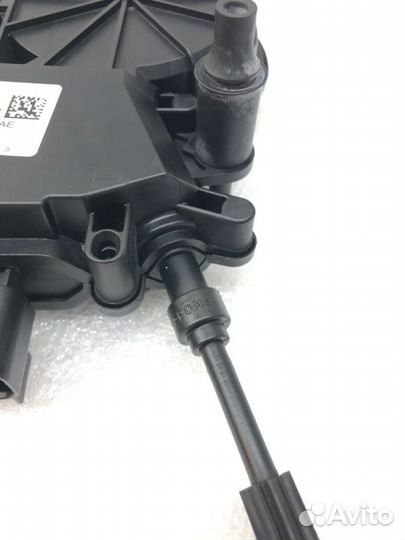 Доводчик двери передний правый Land Rover Range