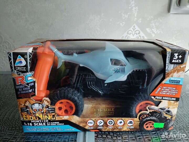 Радиоуправляемая машина Акула Мегалодон