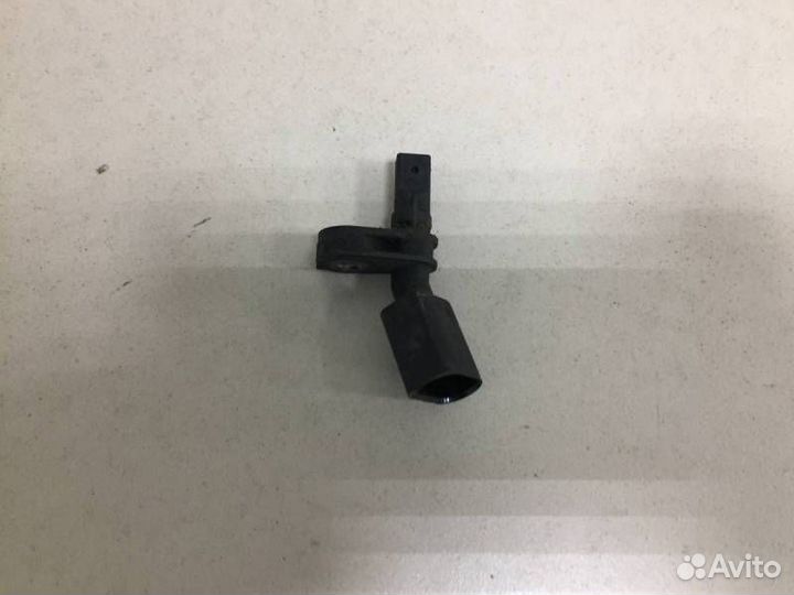 Датчик ABS передний левый Skoda Rapid 2012-2020