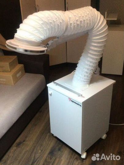 Маникюрная вытяжка