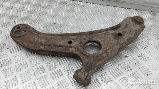 Рычаг передний нижний правый hyundai getz TB (8DN0