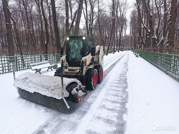 Аренда минипогрузчика Bobcat щётка