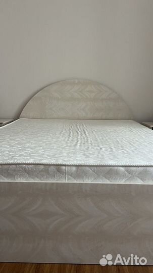 Кровать и матрас