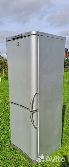 Холодильник indesit