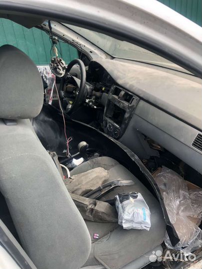 Gentra lacetti в разборе белый цвет